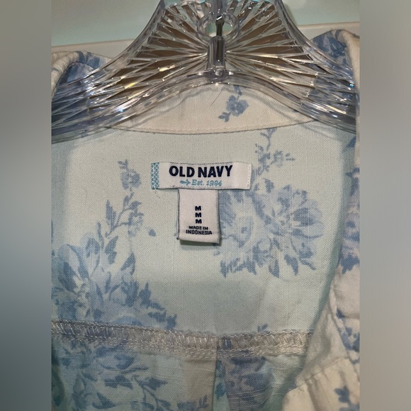 NEW NEVER WORN Collared Floral Button Down - Picture 2 of 3